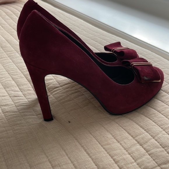 Beautiful mahogany suede high heels - Picture 2 of 5